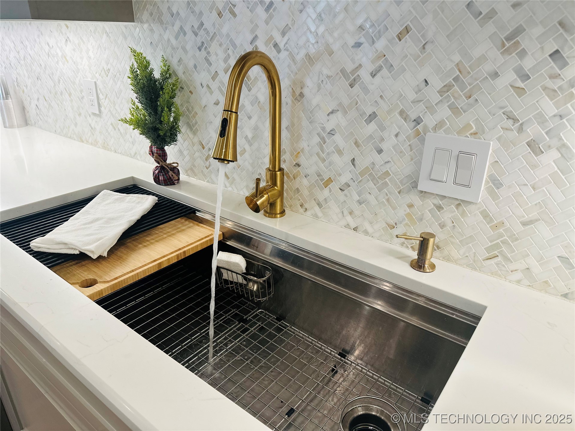 2720 Michael Road Property Photo 14