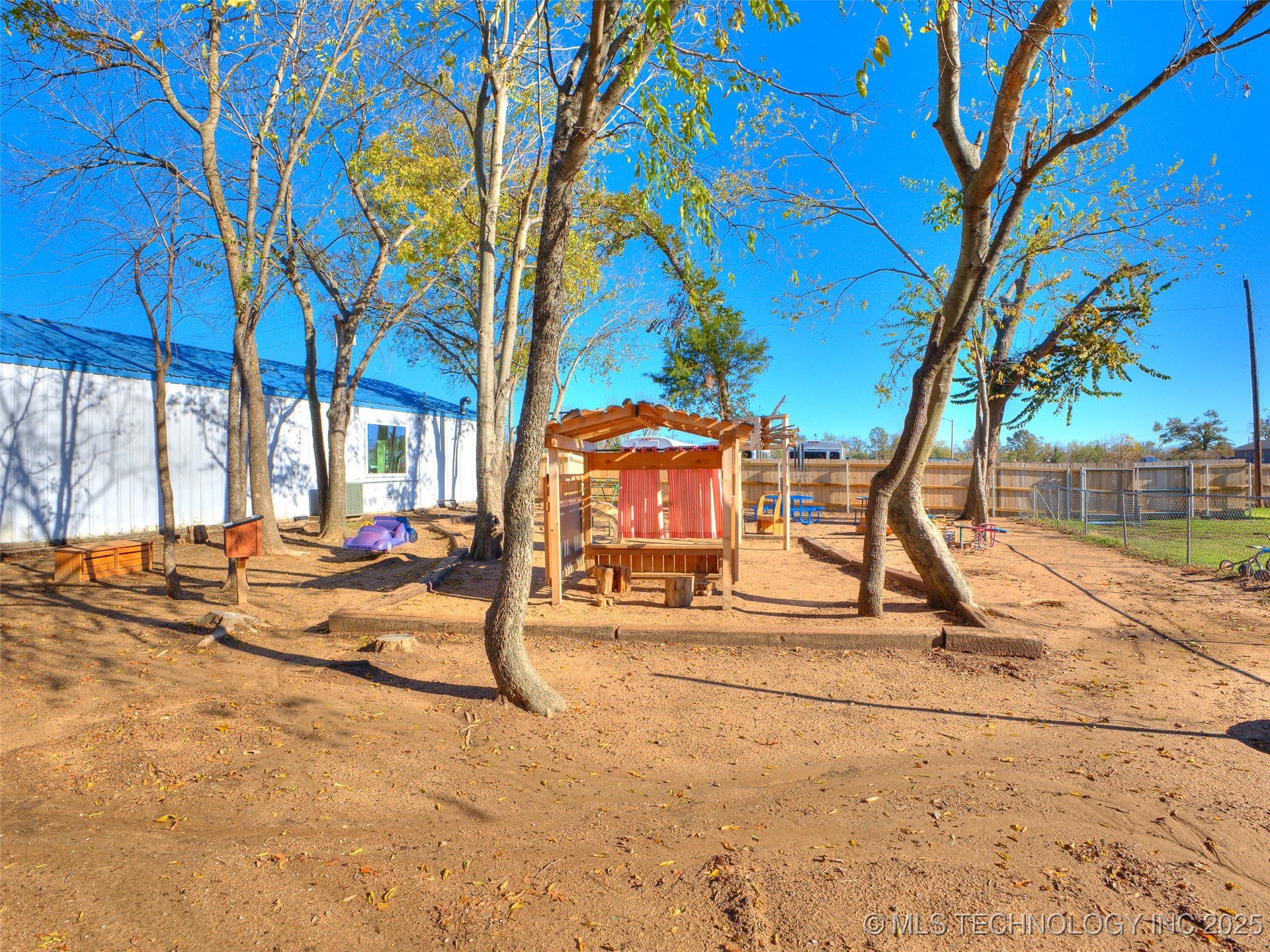 305 S Chickasaw Avenue Property Photo 20