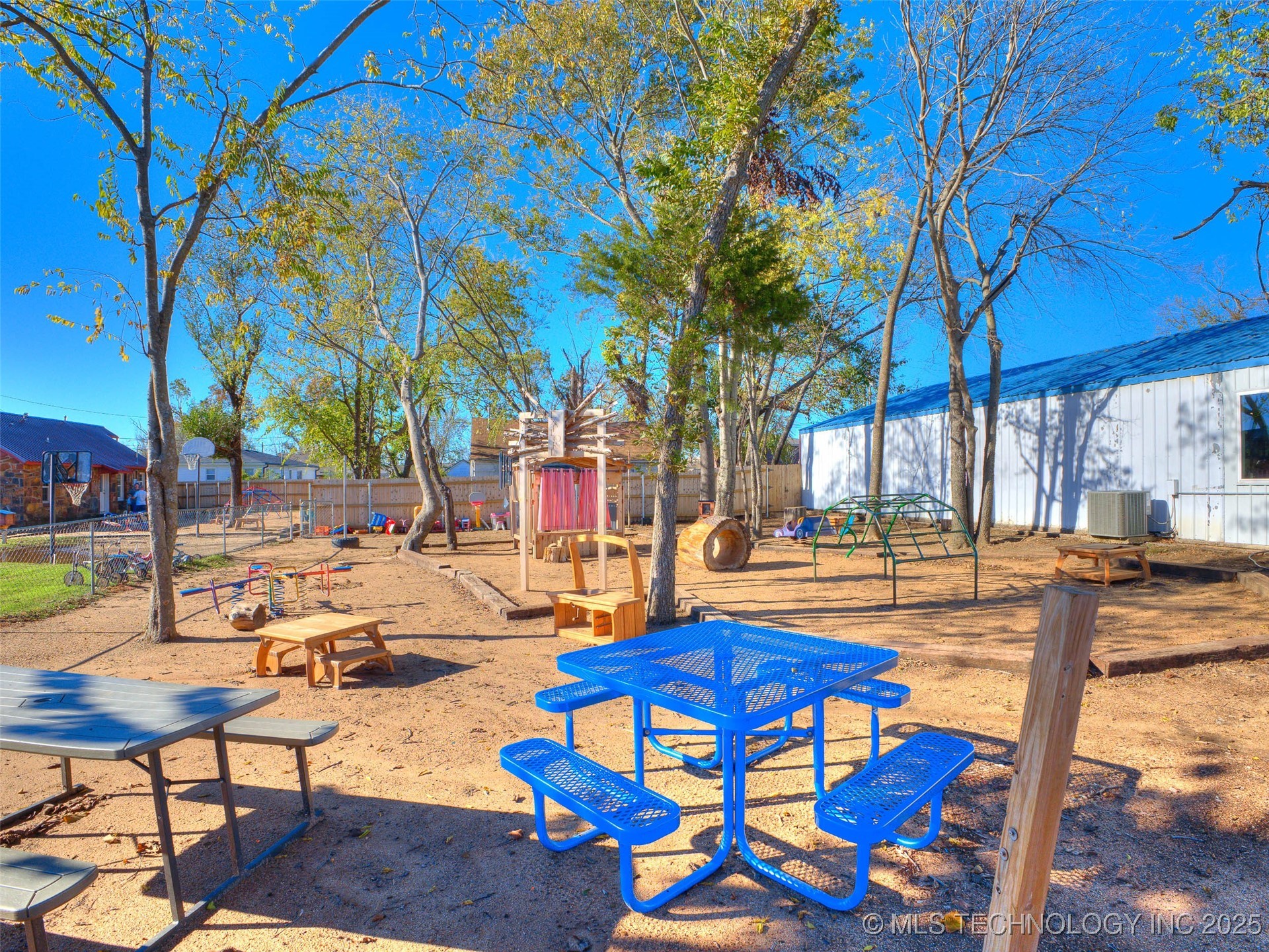 305 S Chickasaw Avenue Property Photo 21