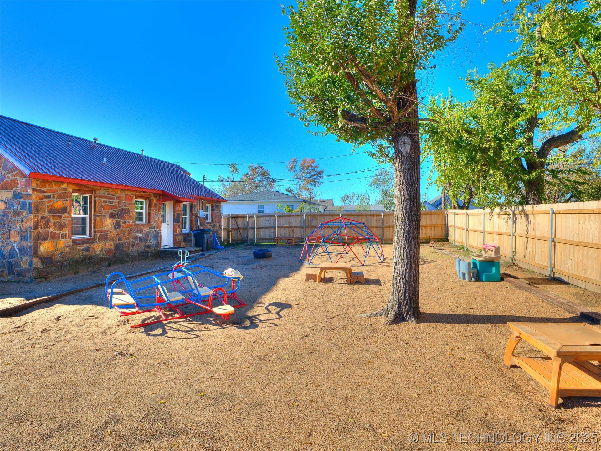 305 S Chickasaw Avenue Property Photo 24