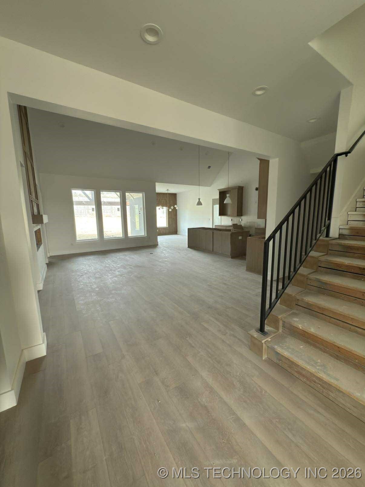 16641 E 41st Place S Property Photo 2