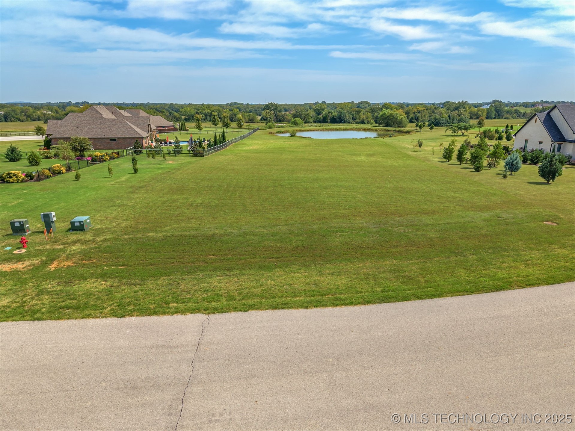 6743 S 310th East Place Property Photo 2
