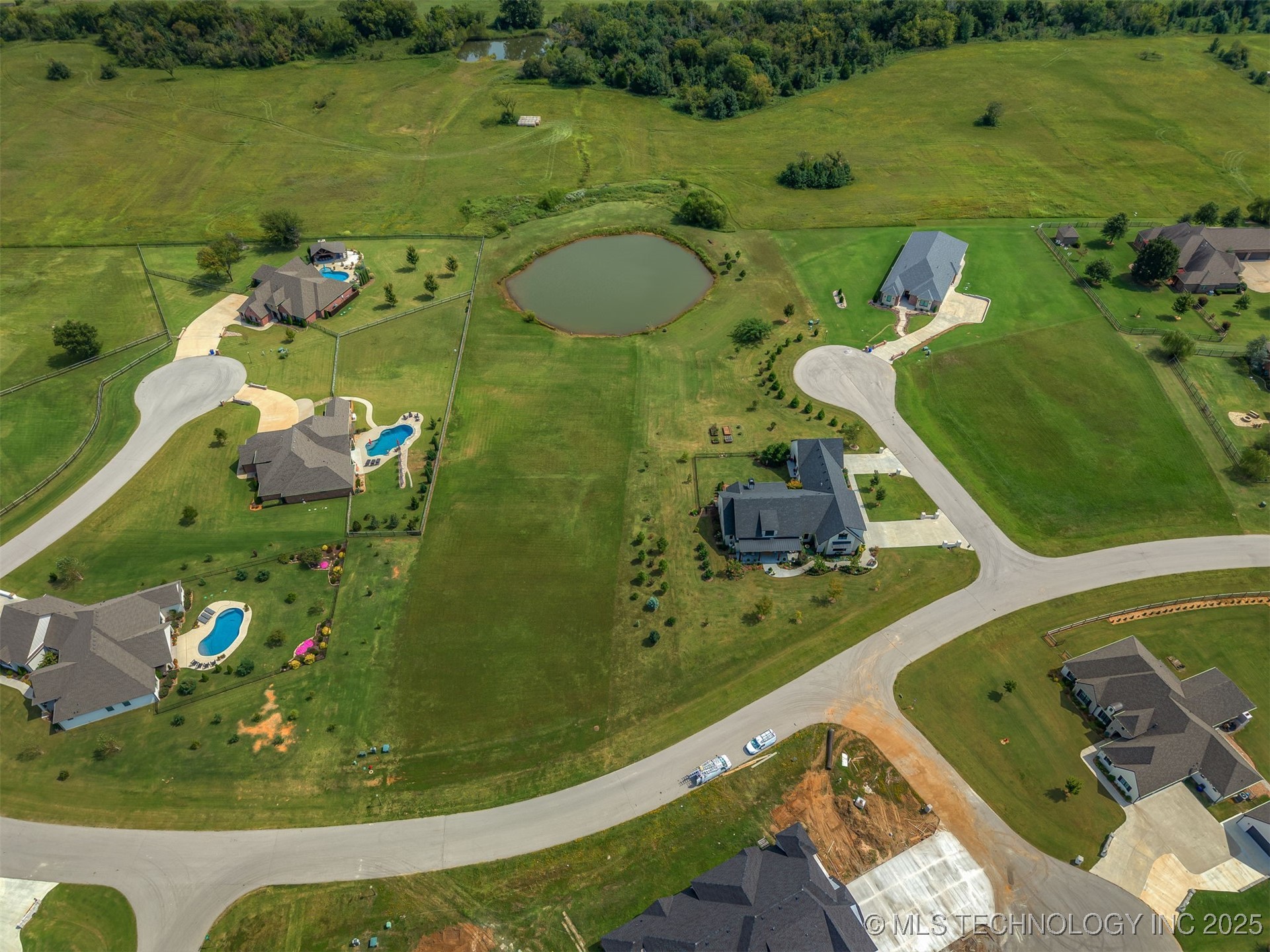 6743 S 310th East Place Property Photo 3