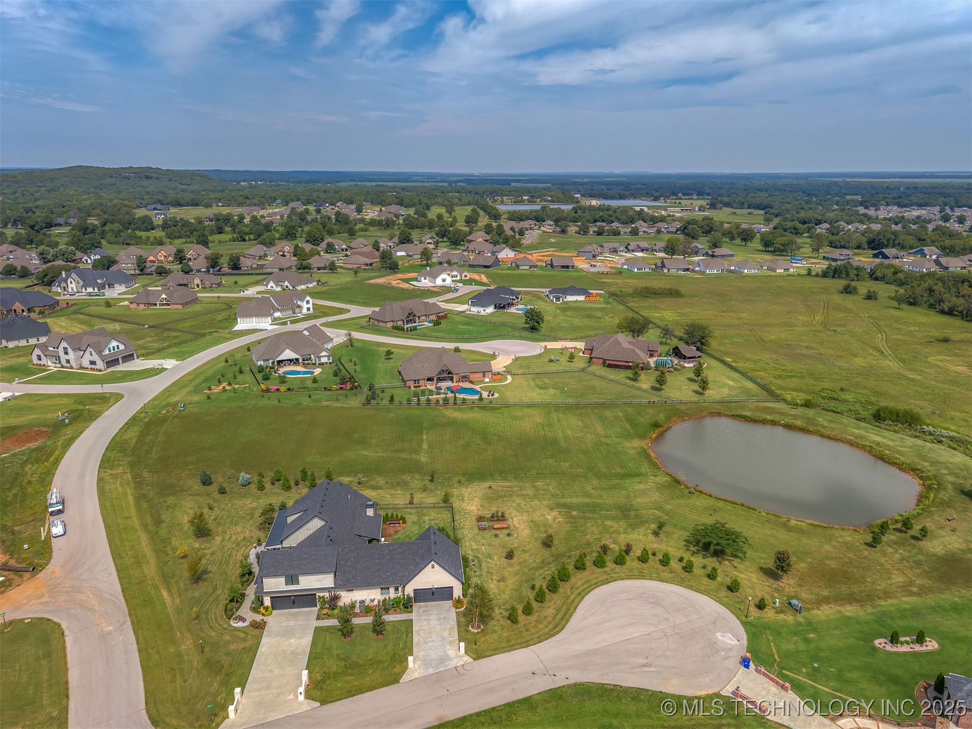 6743 S 310th East Place Property Photo 4