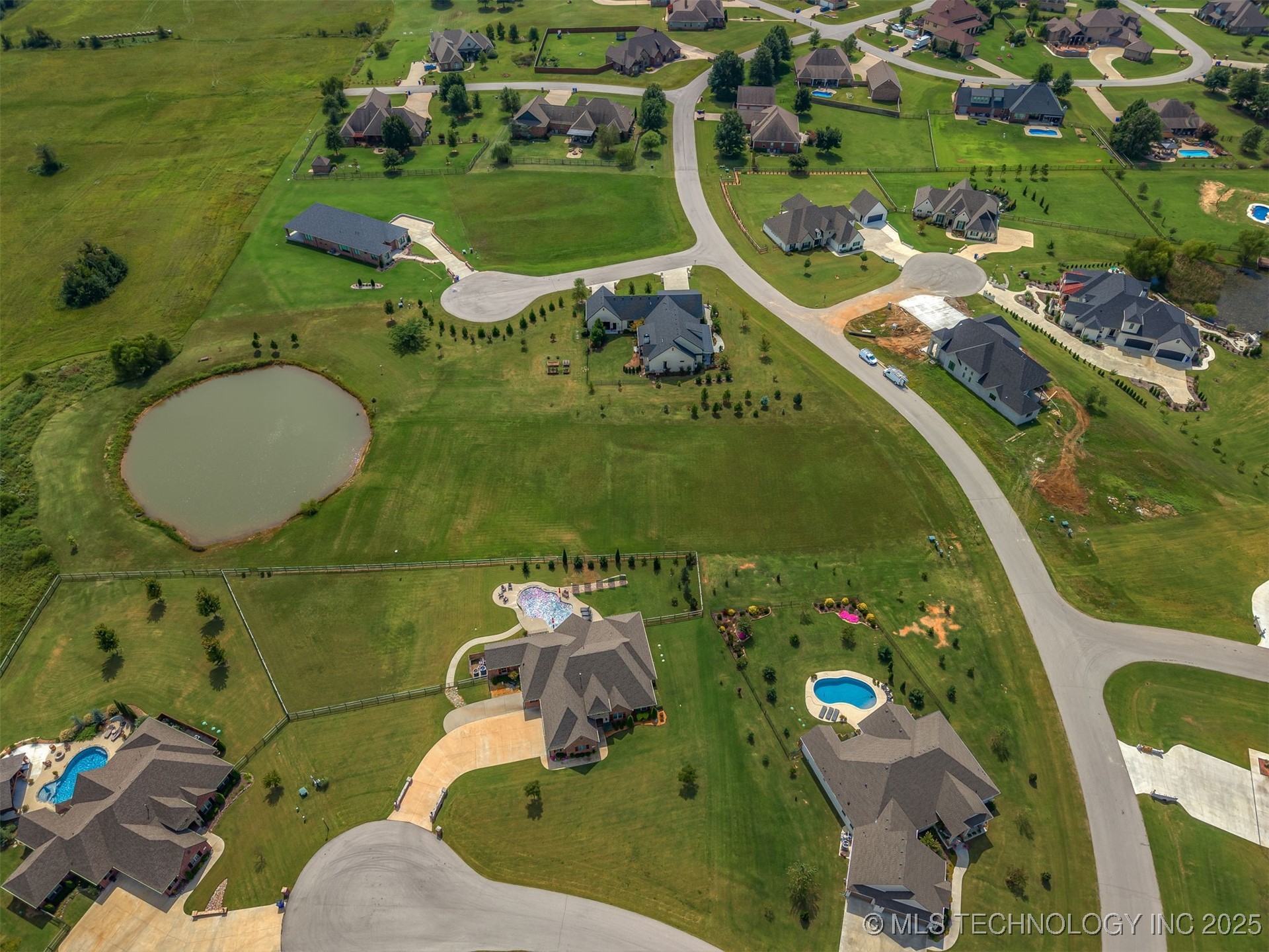 6743 S 310th East Place Property Photo 5