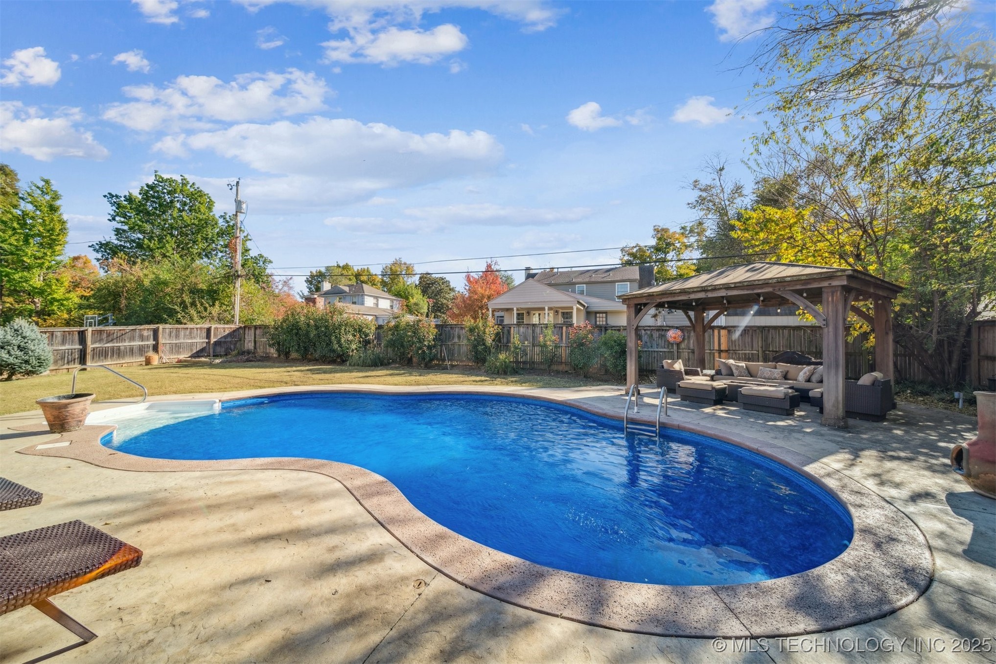 2720 E 22nd Street Property Photo 3