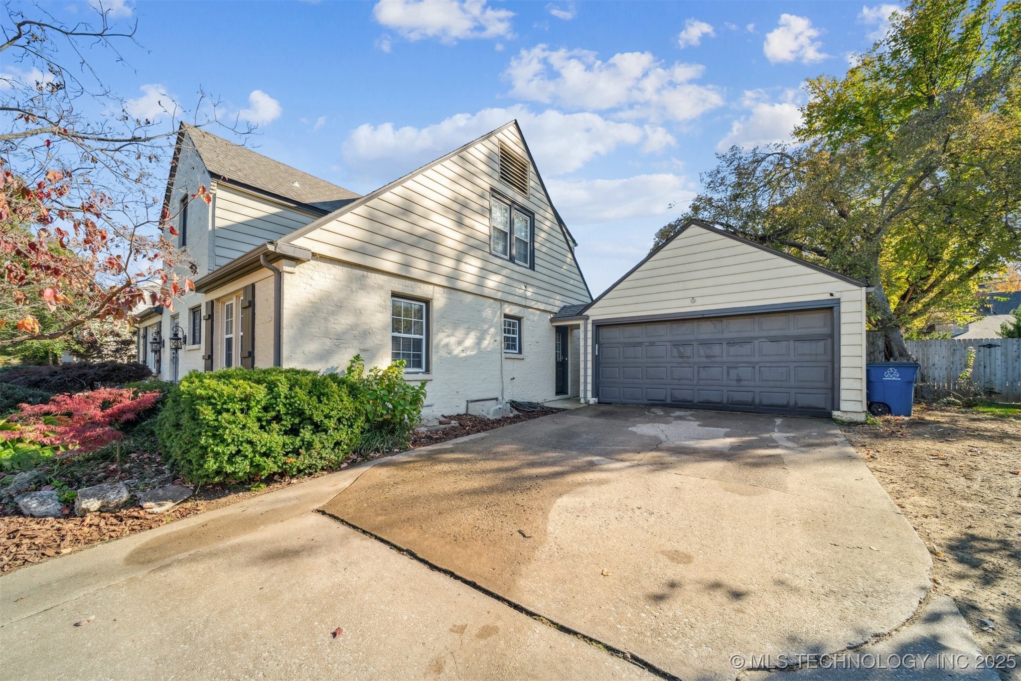 2720 E 22nd Street Property Photo 5