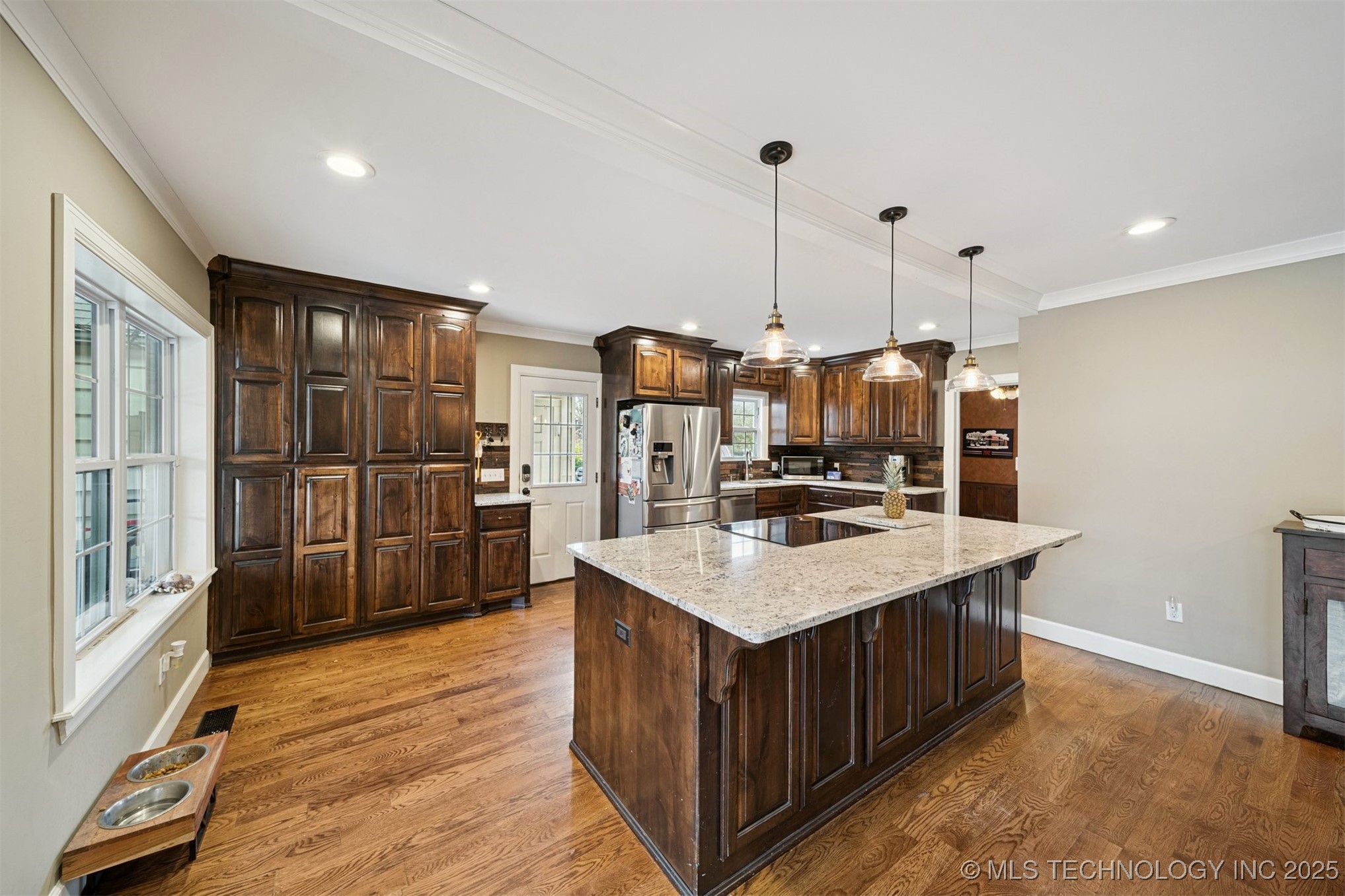 2720 E 22nd Street Property Photo 12