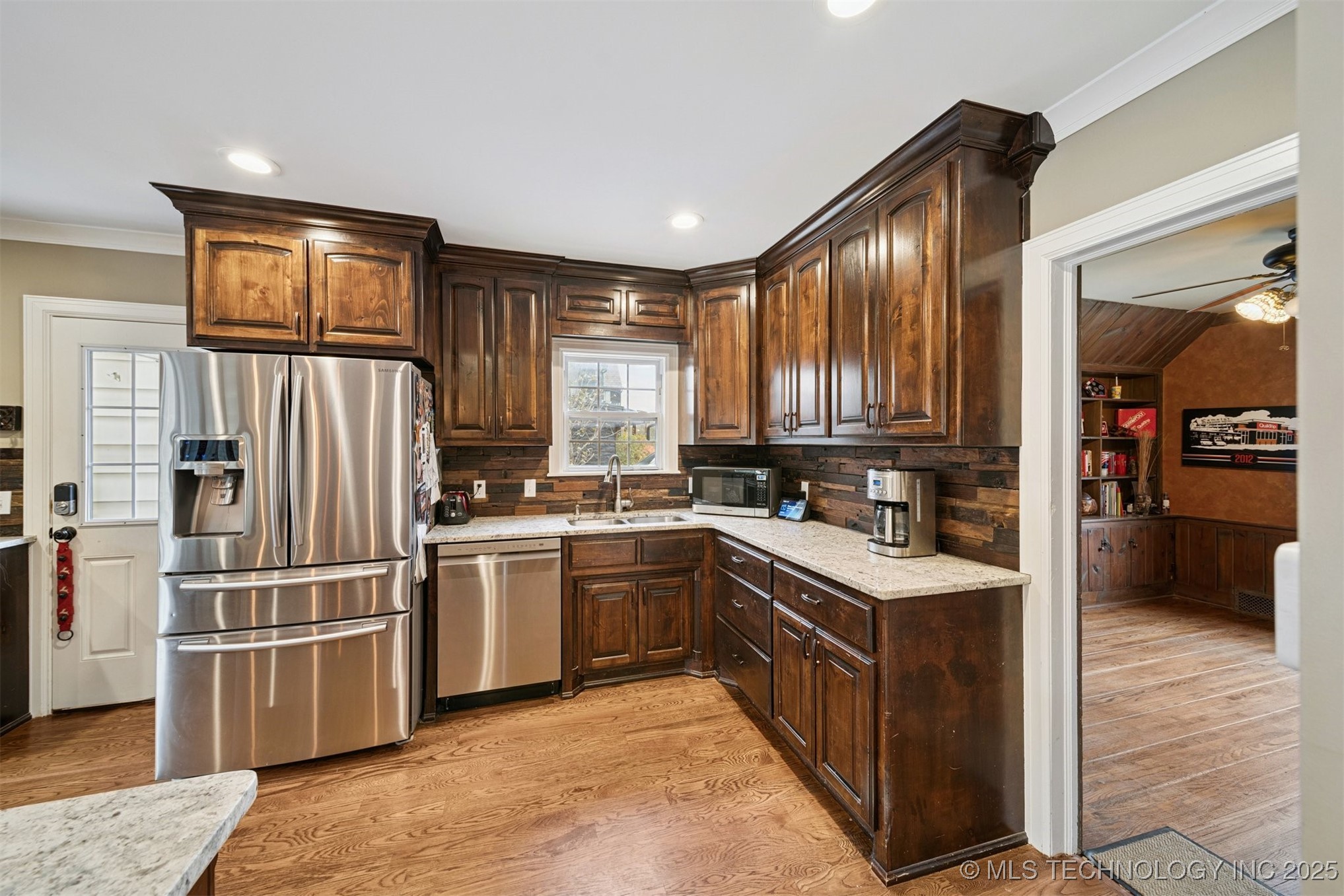 2720 E 22nd Street Property Photo 13