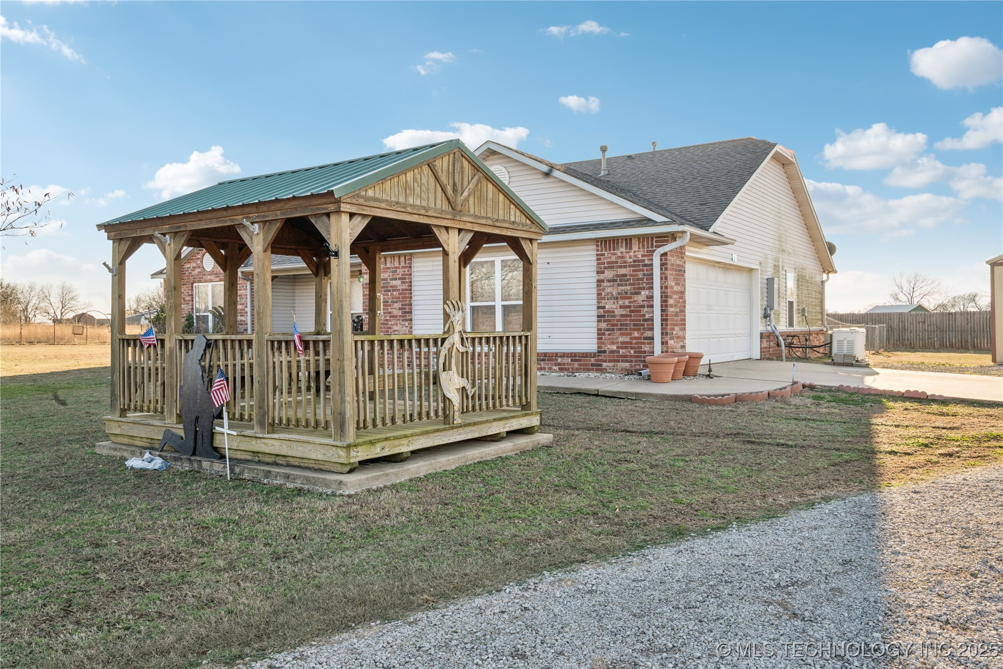 9462 Yorkshire Avenue Property Photo 2