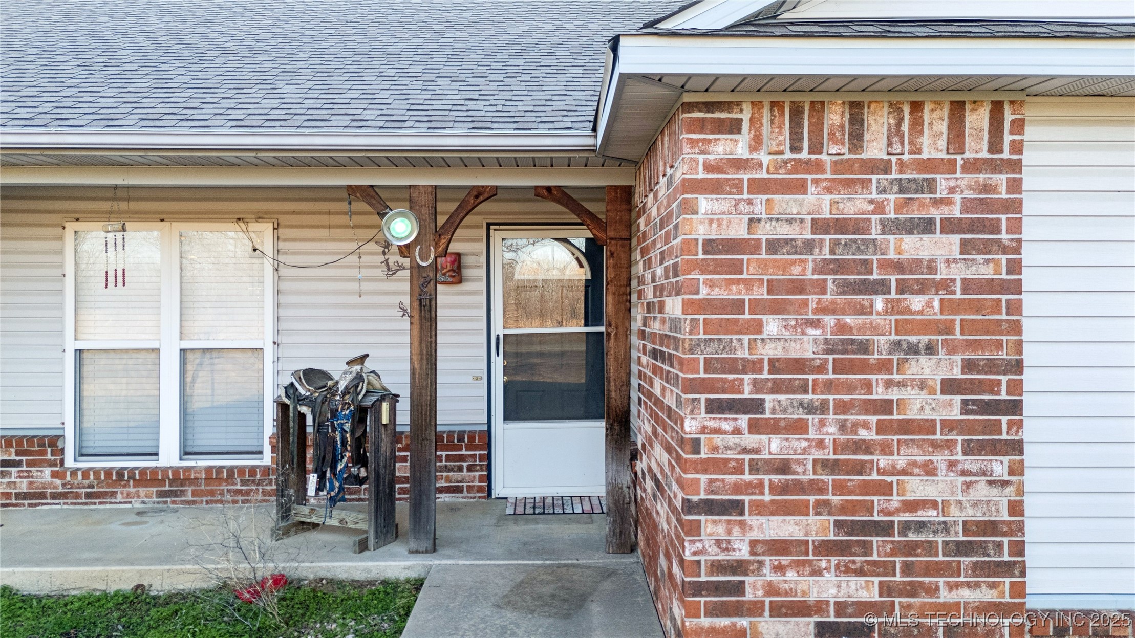 9462 Yorkshire Avenue Property Photo 4