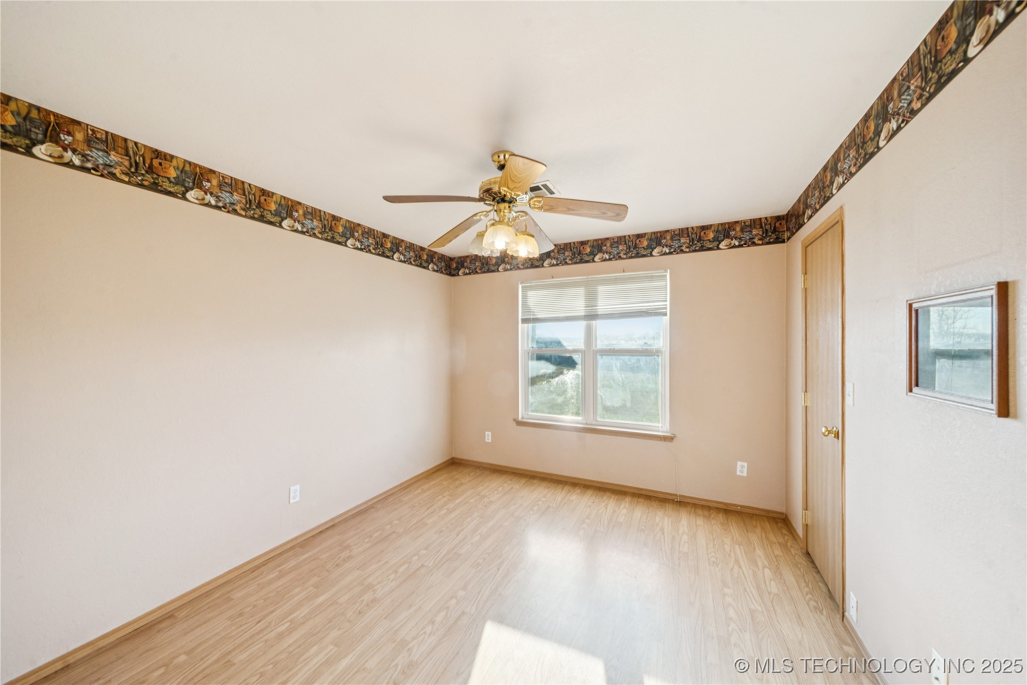 9462 Yorkshire Avenue Property Photo 16