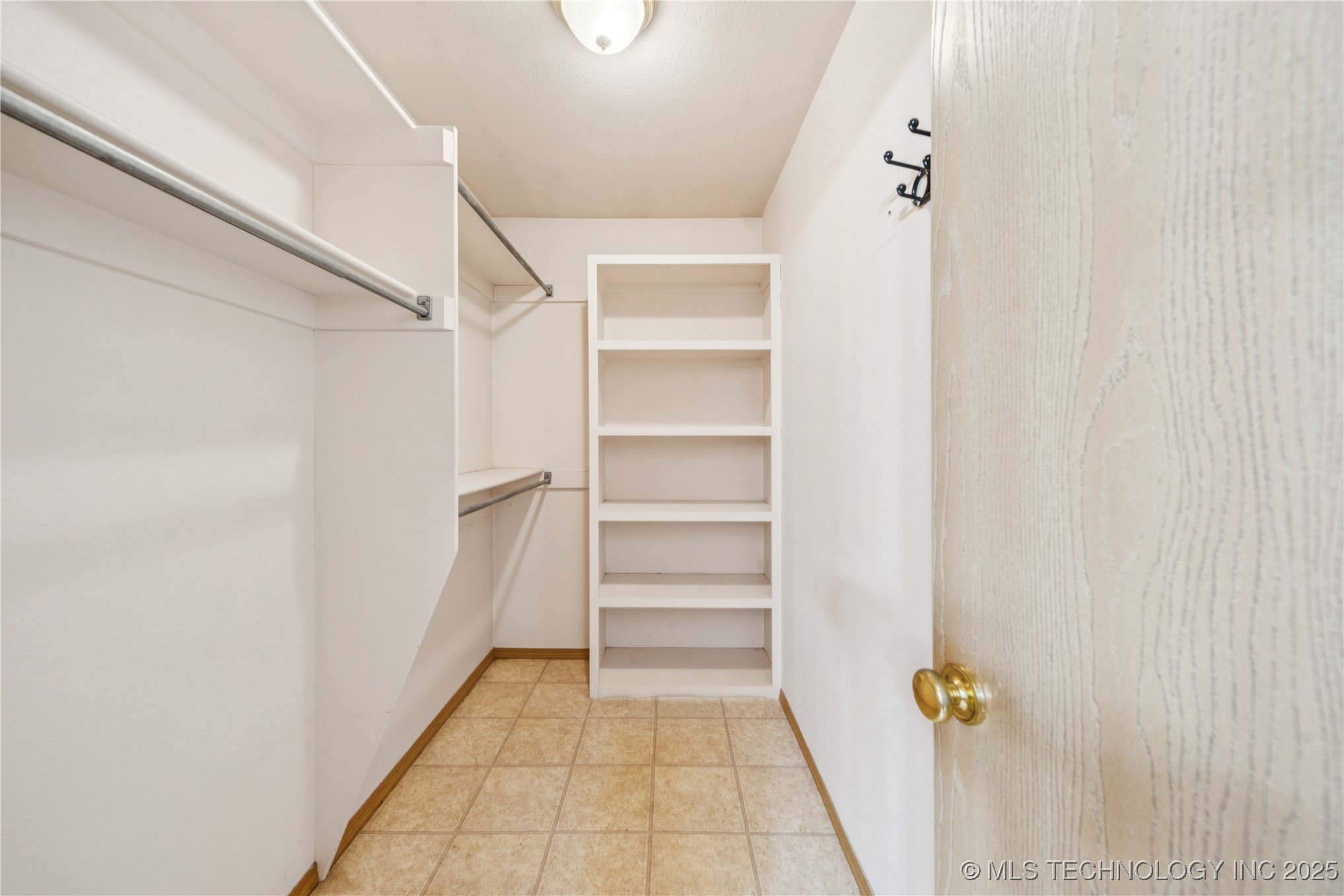 9462 Yorkshire Avenue Property Photo 25