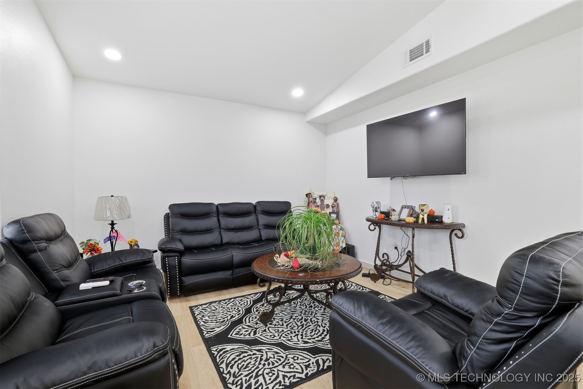 312 Godfrey Avenue Property Photo 3