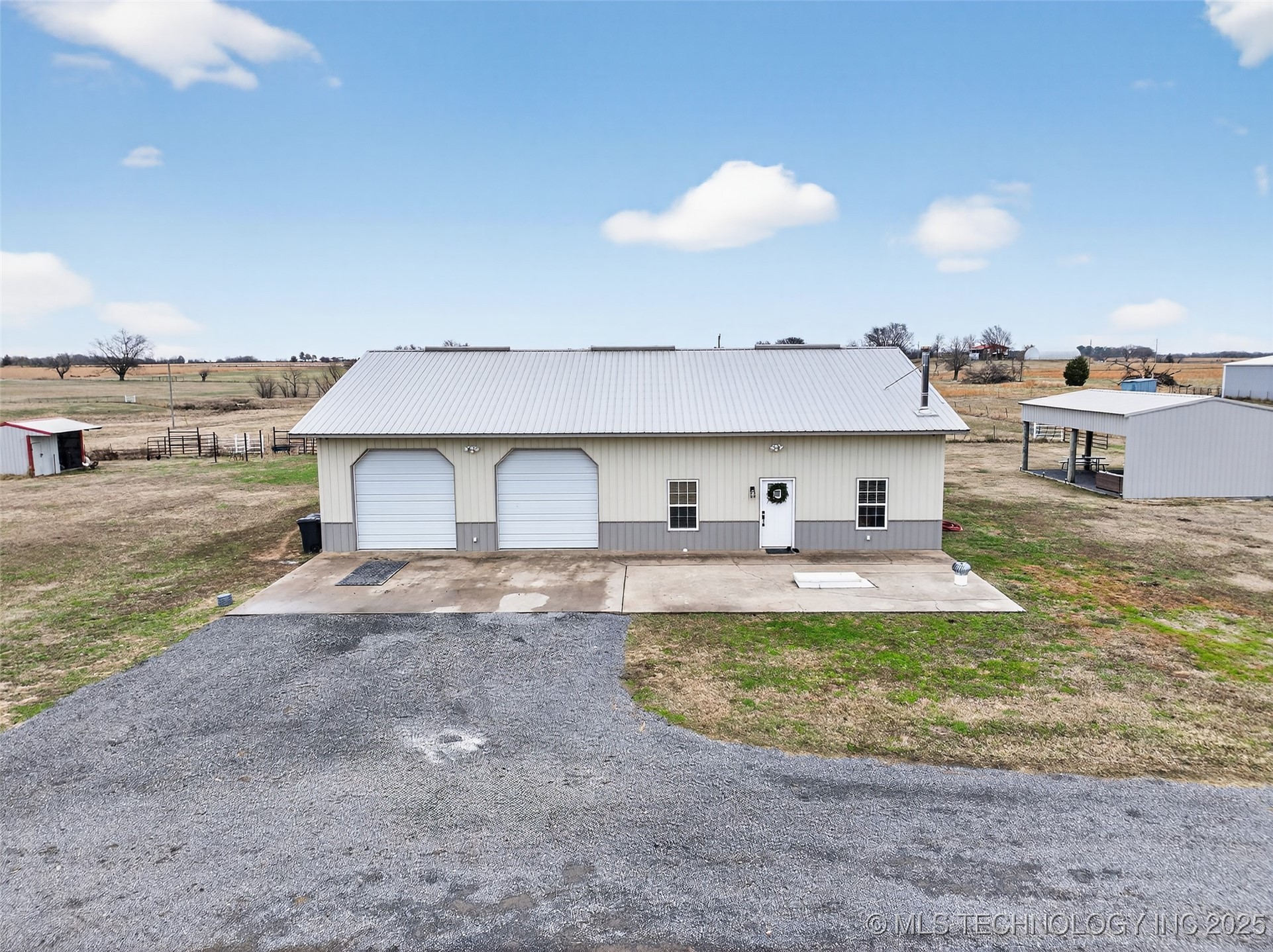 29719 E 770 Road Property Photo 2