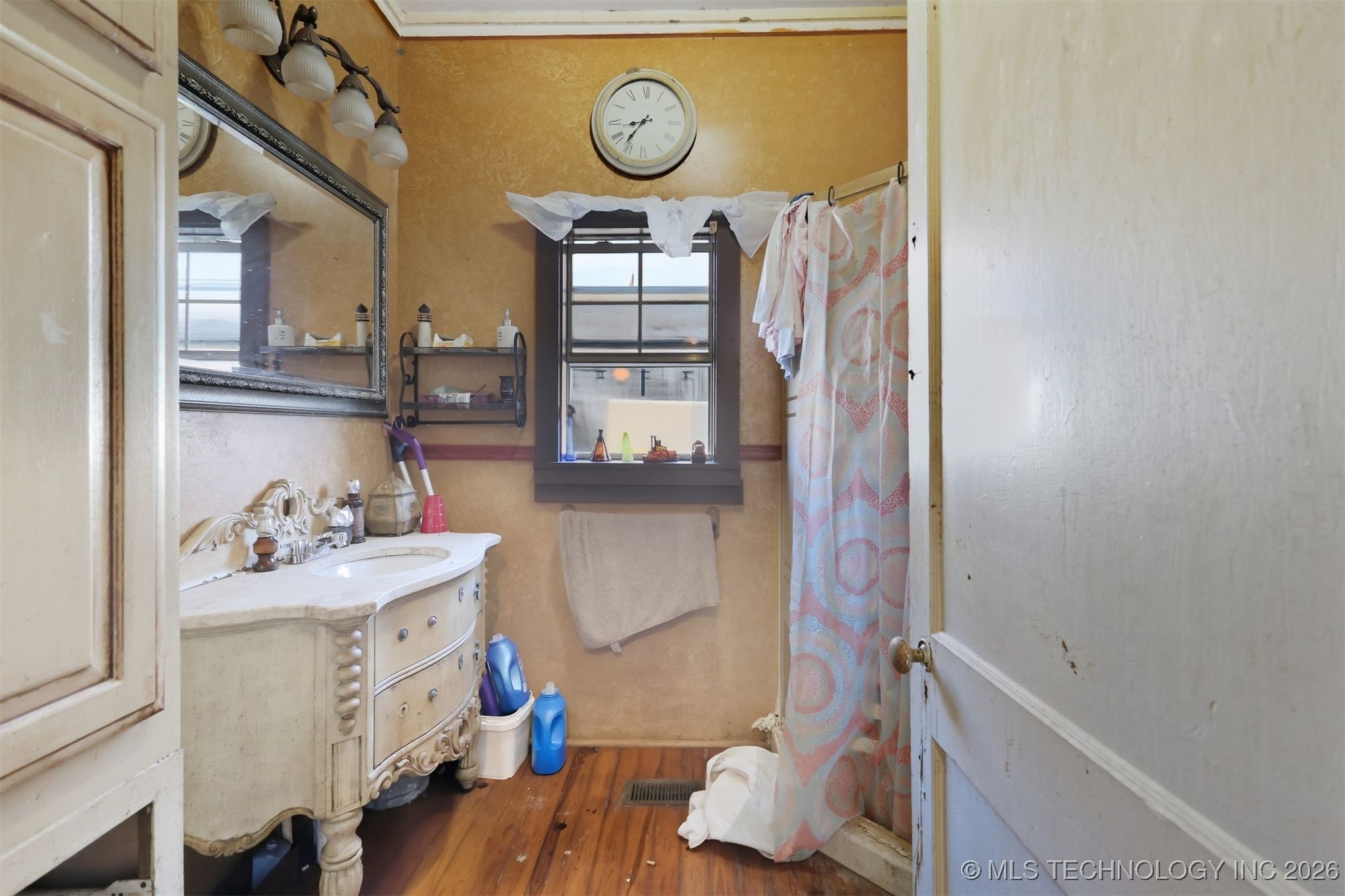 303 W Cummings Street Property Photo 23