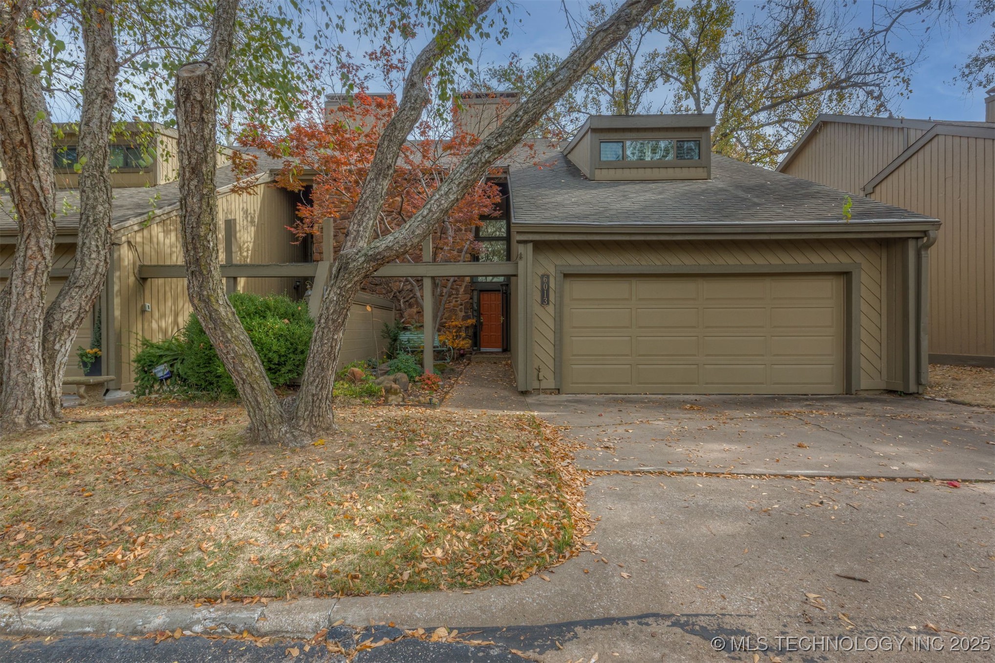 6013 S Atlanta Avenue 2 Property Photo 2