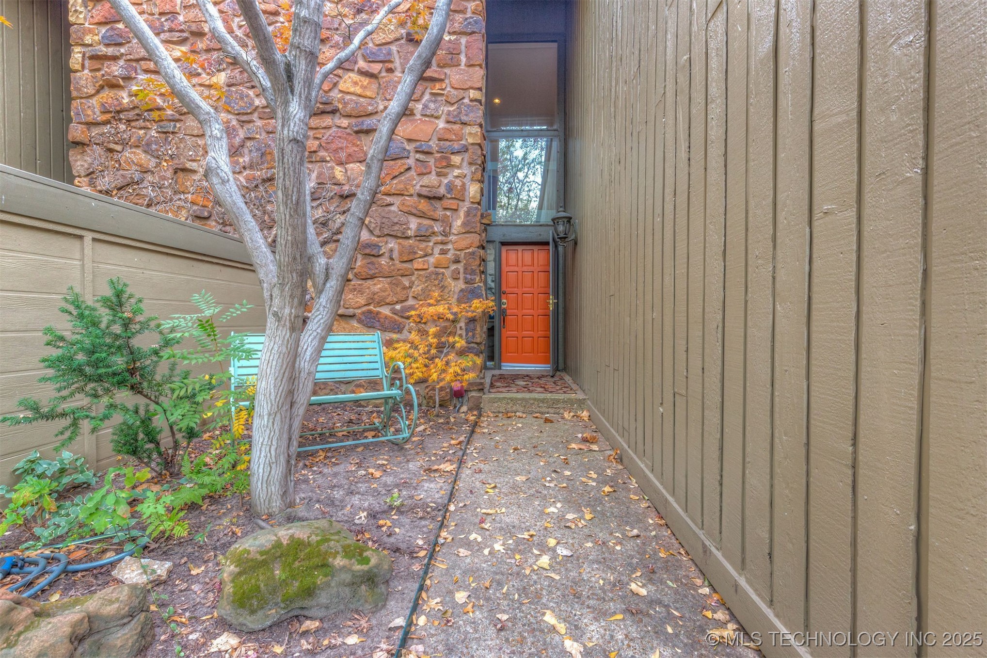 6013 S Atlanta Avenue 2 Property Photo 3