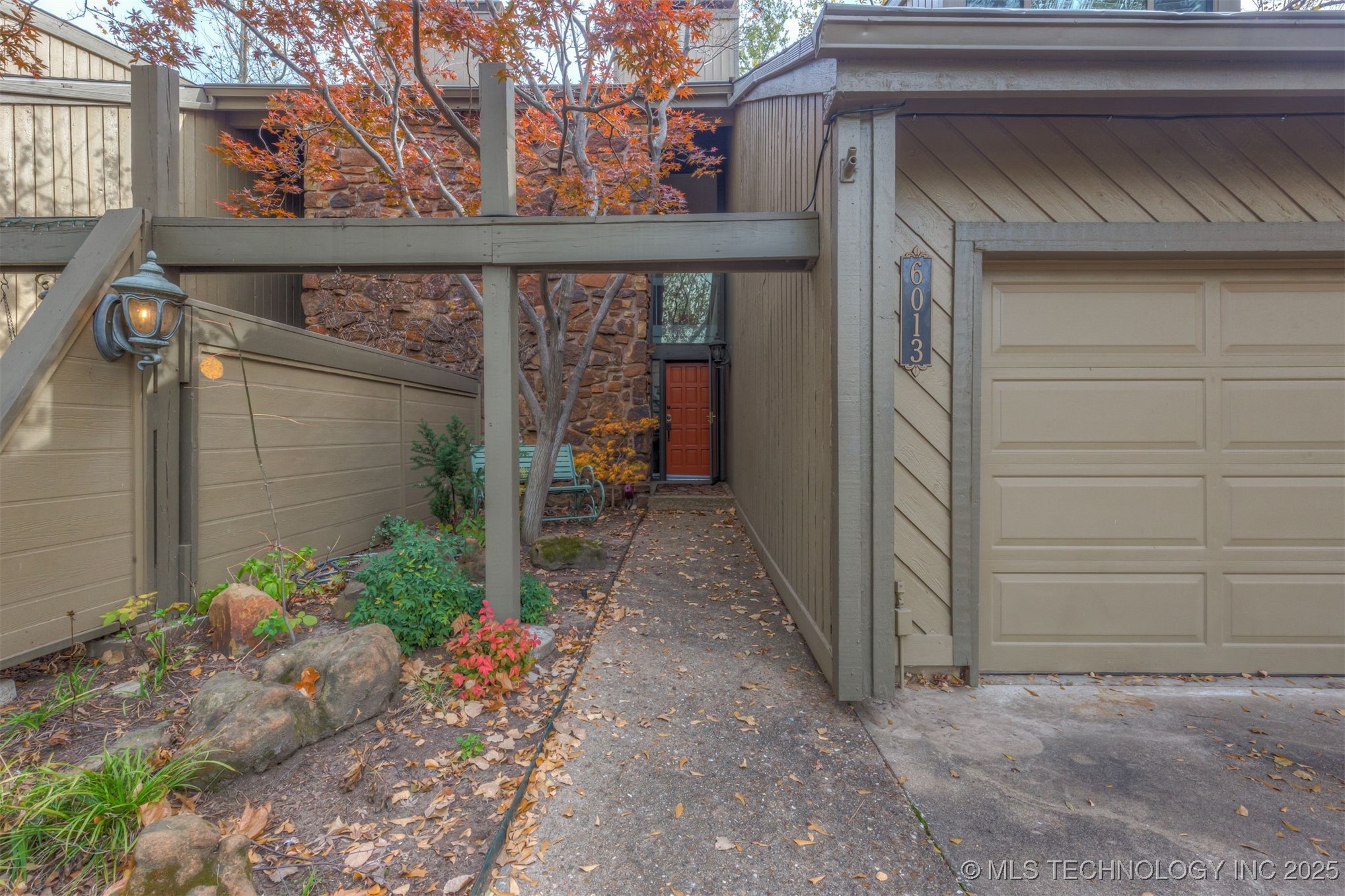 6013 S Atlanta Avenue 2 Property Photo 4