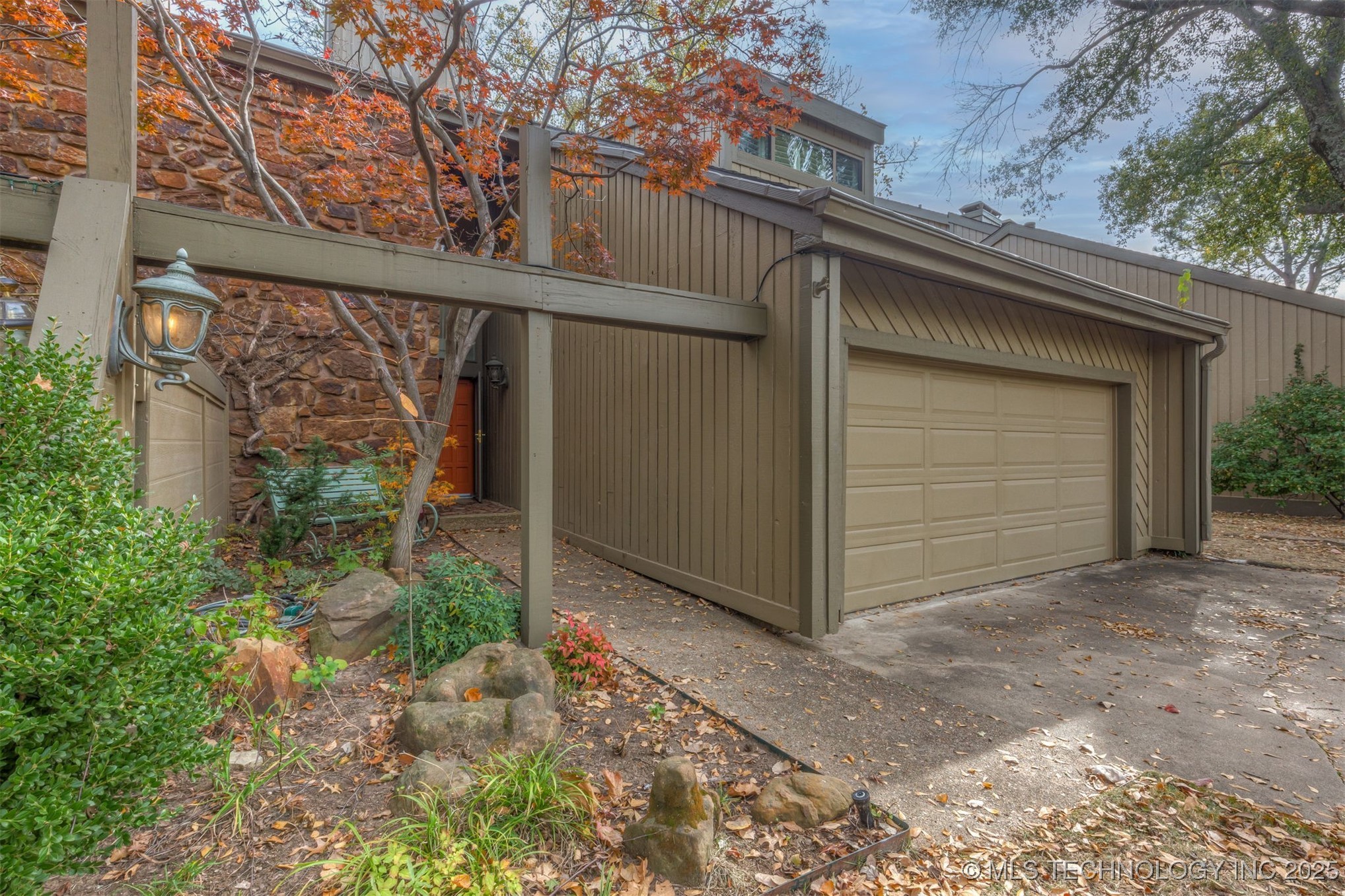 6013 S Atlanta Avenue 2 Property Photo 6