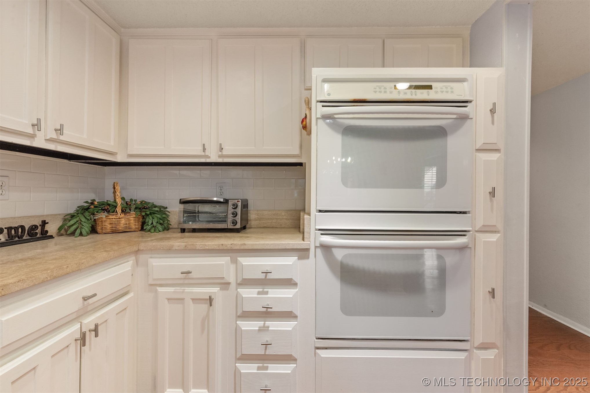 6013 S Atlanta Avenue 2 Property Photo 7