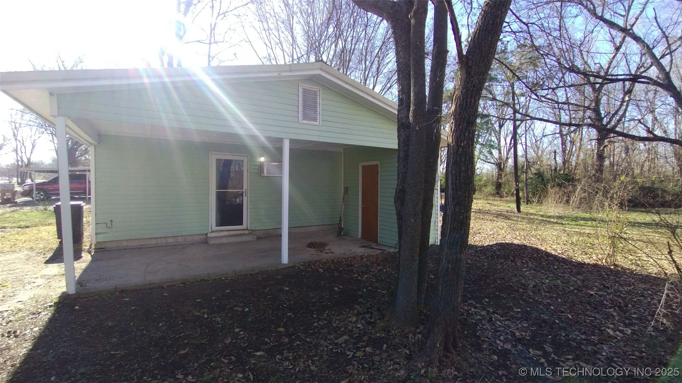 1358 Shady Lane Property Photo 4