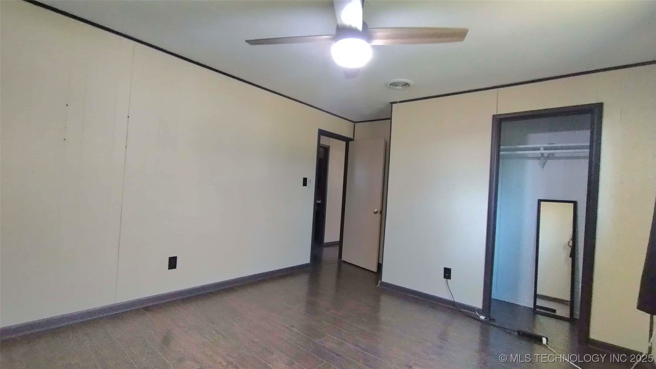 1358 Shady Lane Property Photo 14