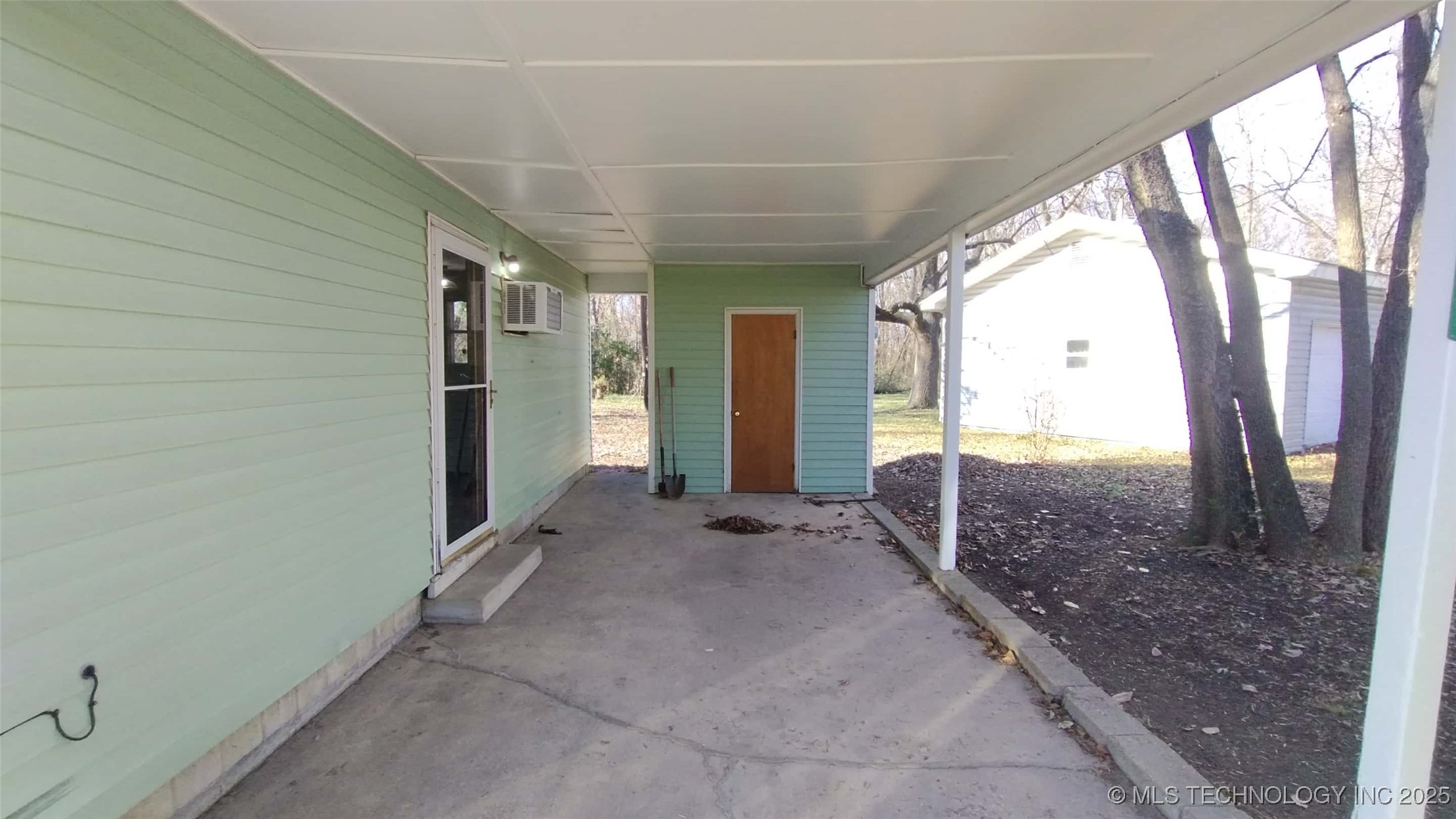 1358 Shady Lane Property Photo 22