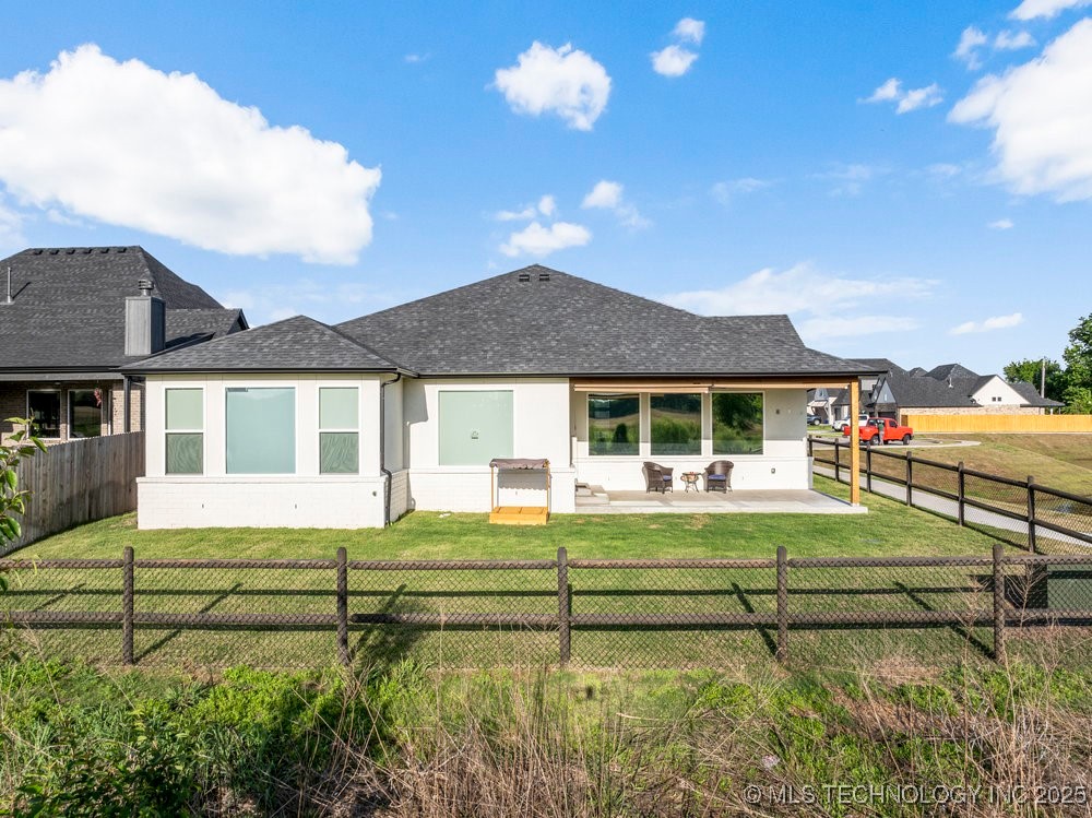 13722 S 20th Place E Property Photo 5