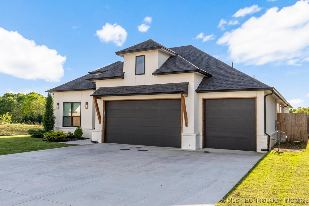 13722 S 20th Place E Property Photo 10