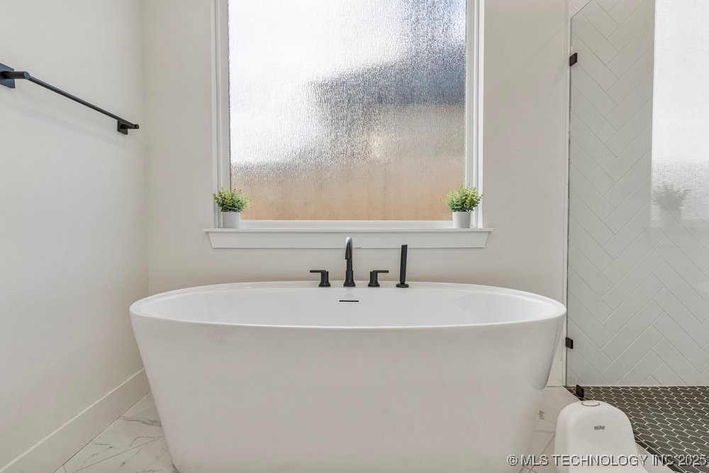 13722 S 20th Place E Property Photo 40