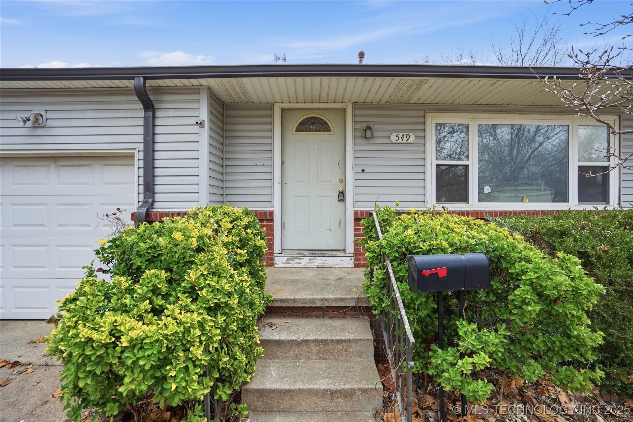 549 N 23rd West Avenue Property Photo 1