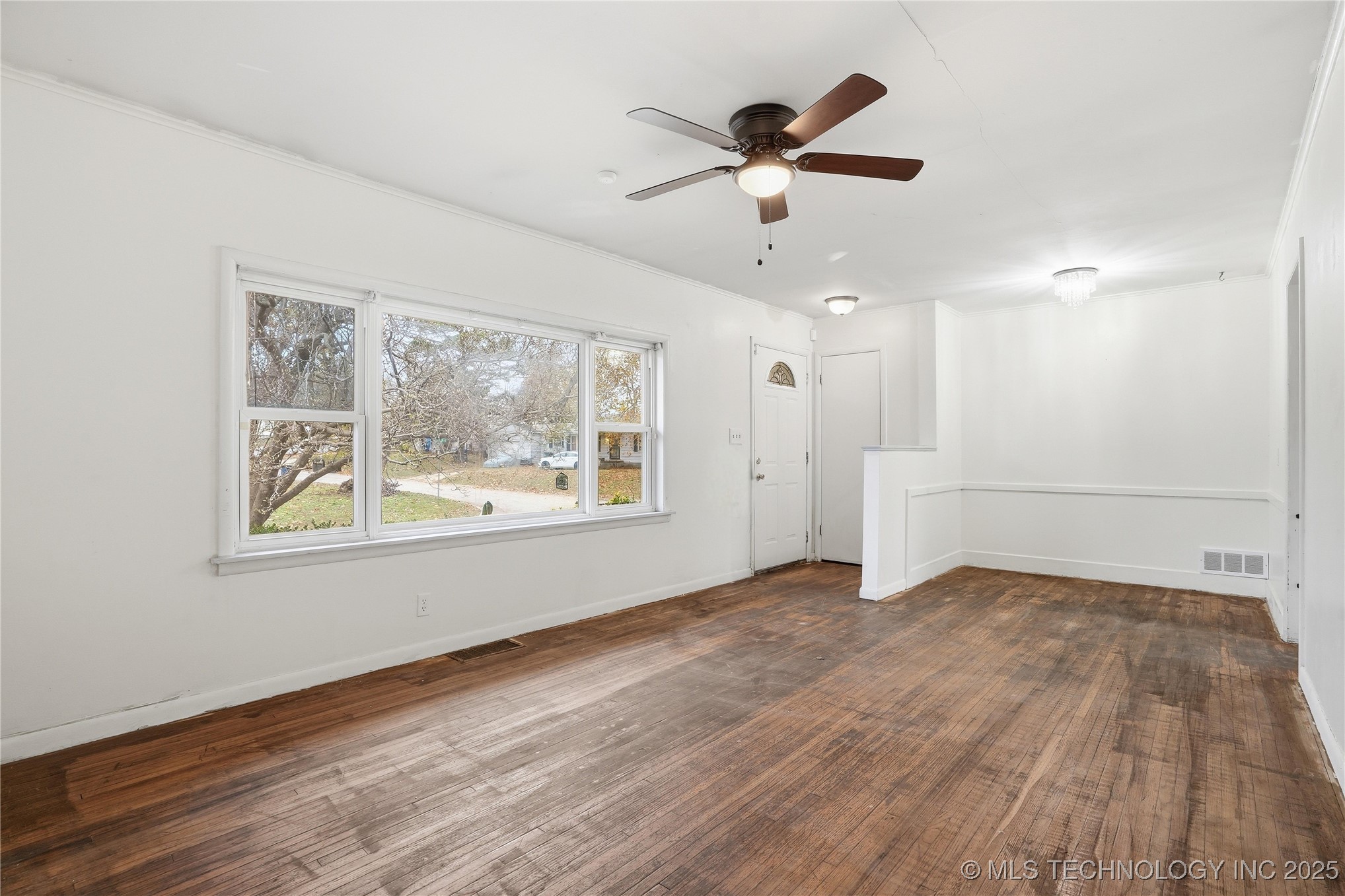 549 N 23rd West Avenue Property Photo 4