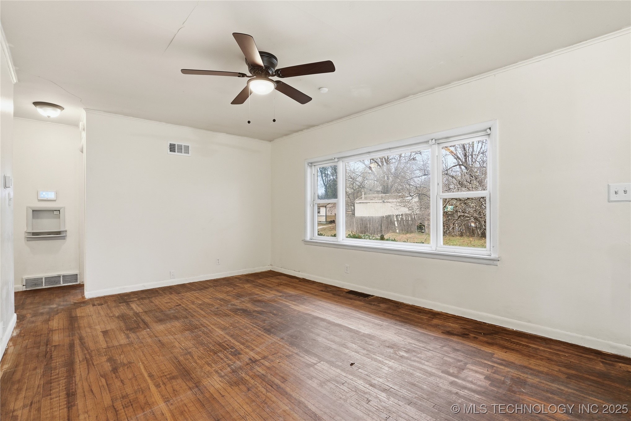 549 N 23rd West Avenue Property Photo 5