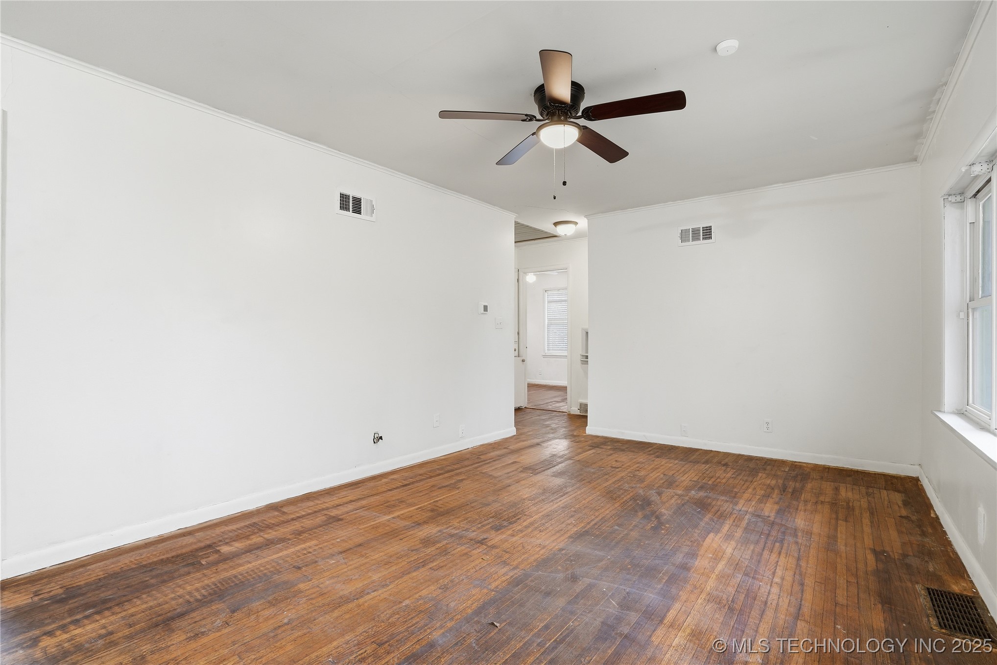 549 N 23rd West Avenue Property Photo 6