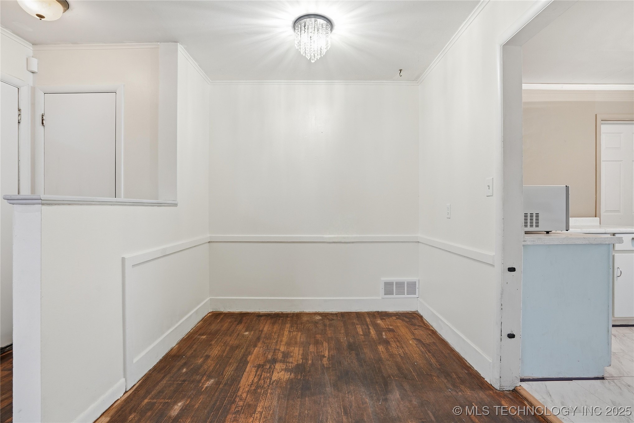 549 N 23rd West Avenue Property Photo 7