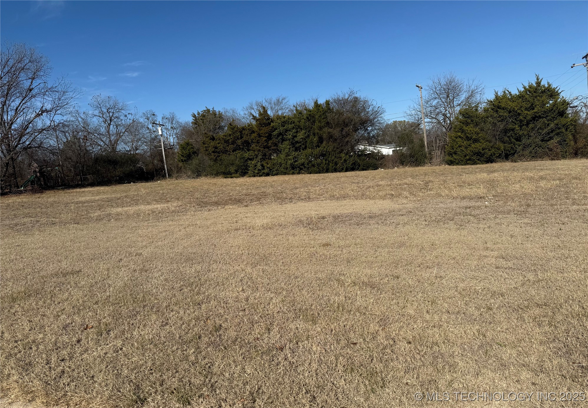 2805 N Commerce Street Property Photo 2