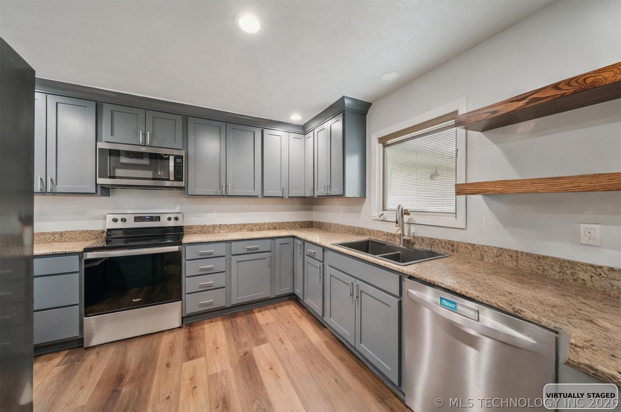 1335 N Mcfarland Place Property Photo 8