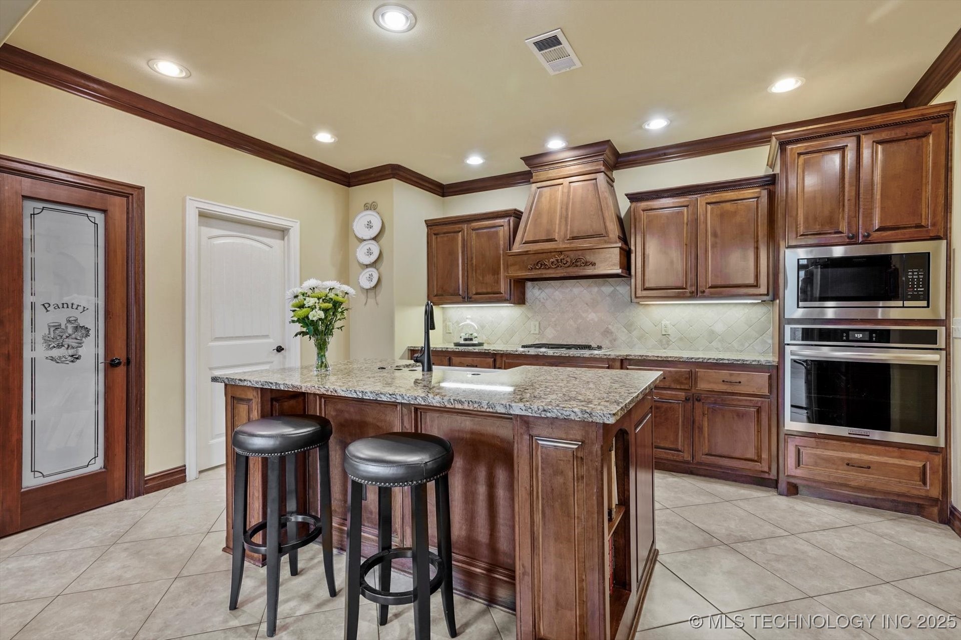 4018 E 119th Street Property Photo 9