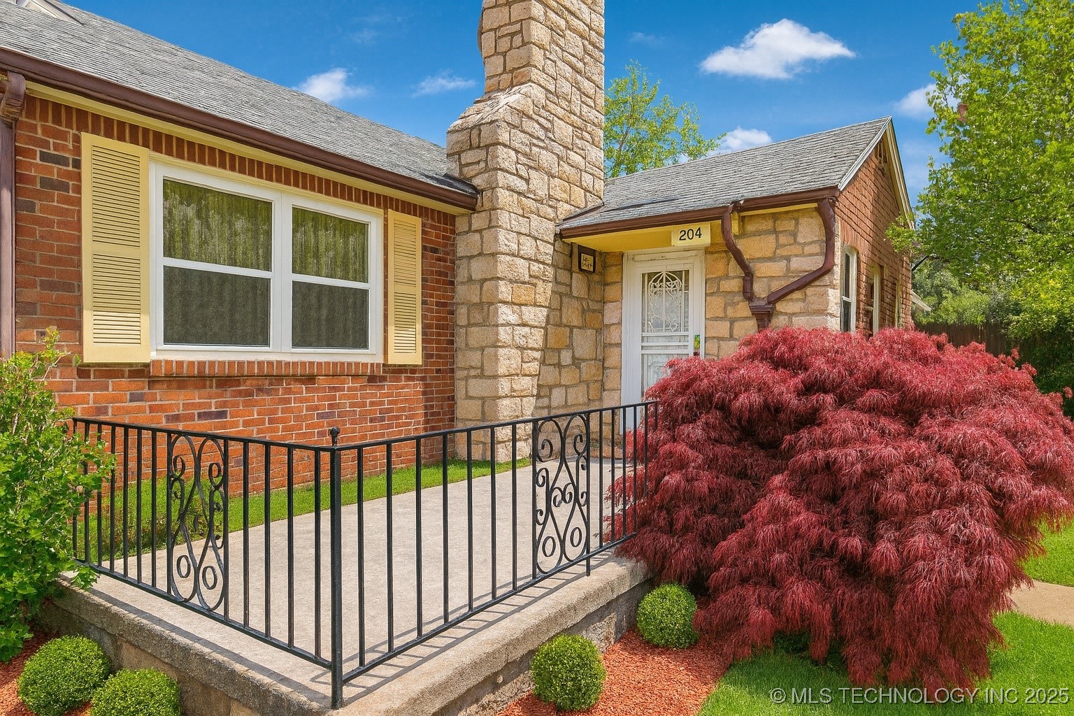 204 S Jamestown Avenue Property Photo 2