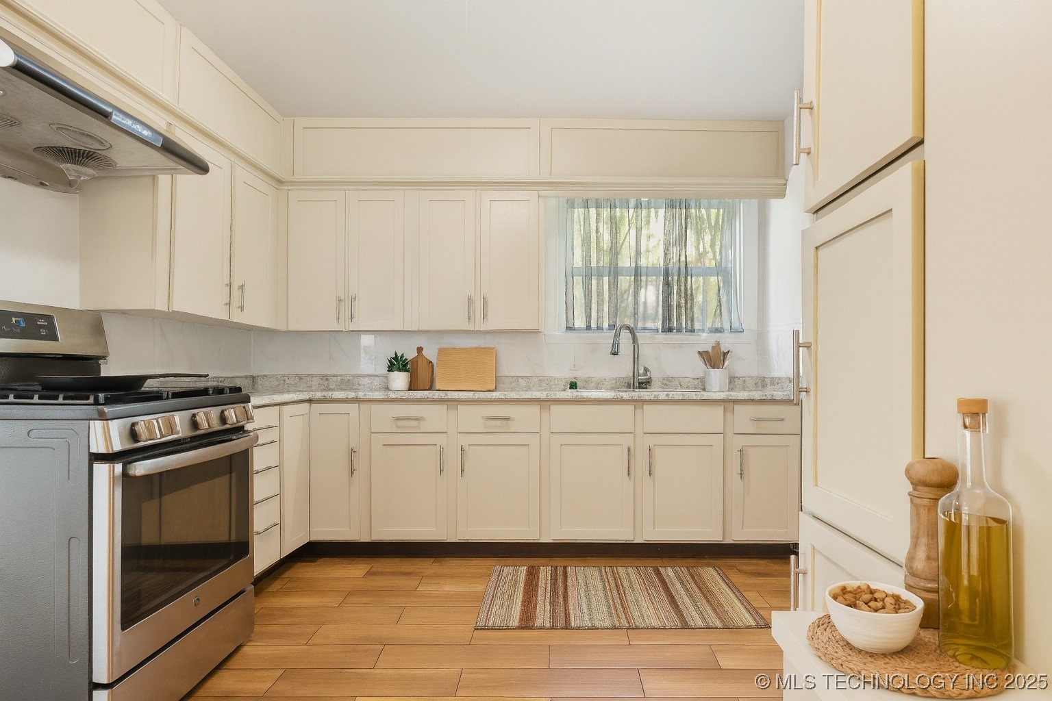 204 S Jamestown Avenue Property Photo 9