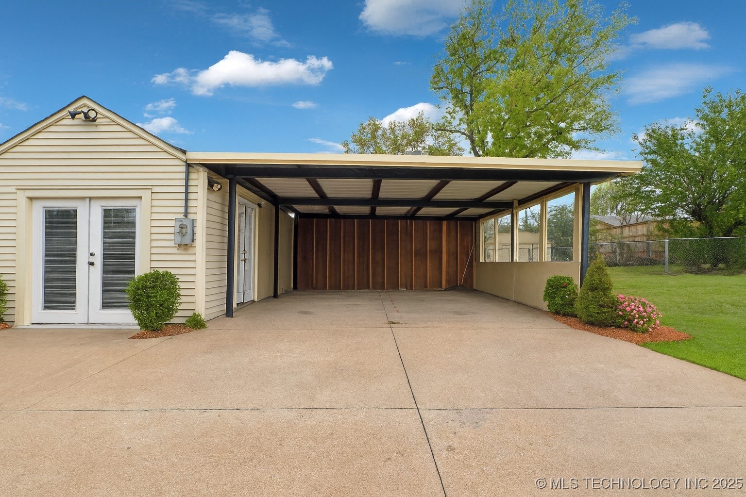 204 S Jamestown Avenue Property Photo 15