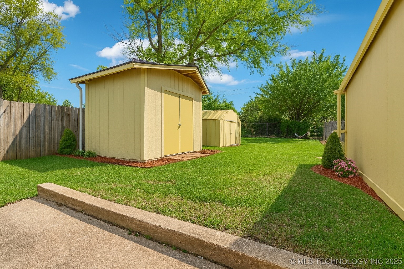 204 S Jamestown Avenue Property Photo 16