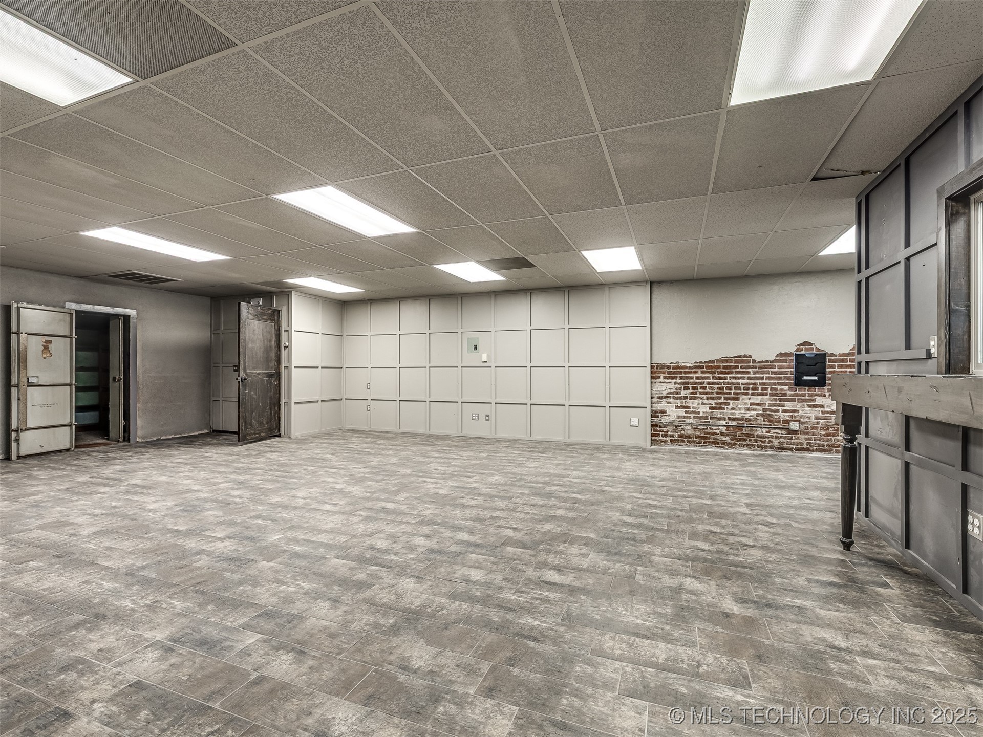 109 S Broadway Avenue Property Photo 22