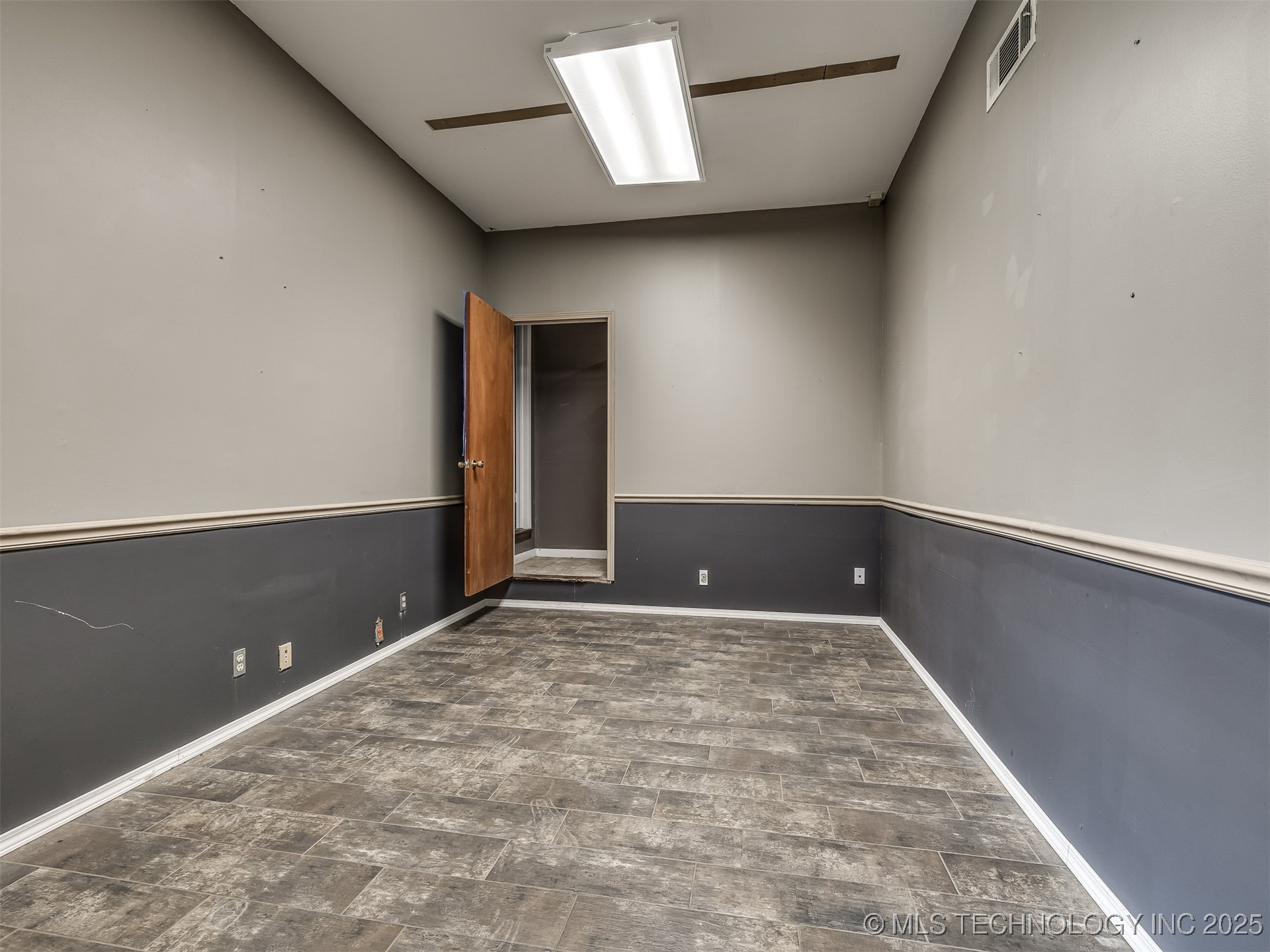 109 S Broadway Avenue Property Photo 32