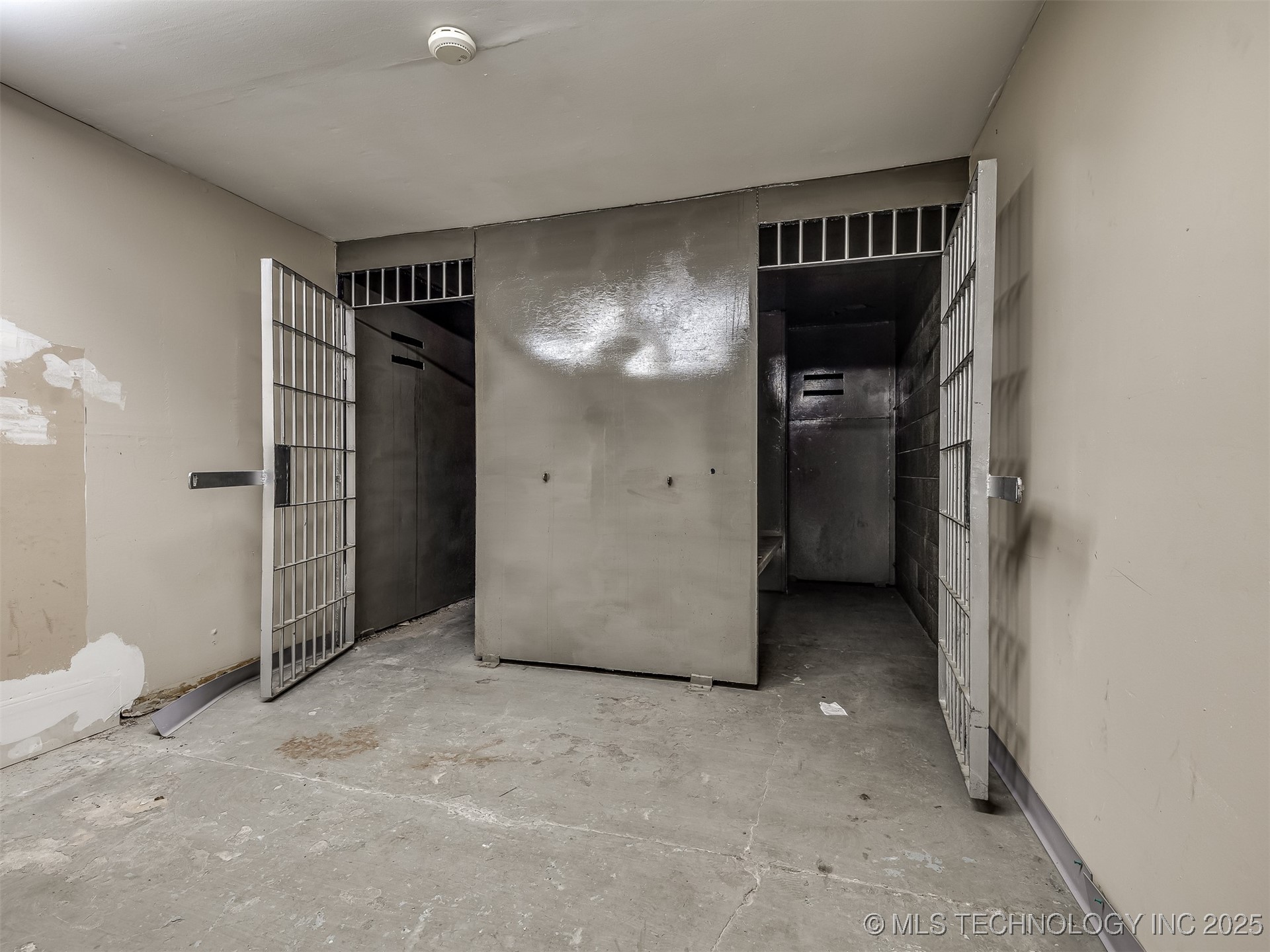 109 S Broadway Avenue Property Photo 42