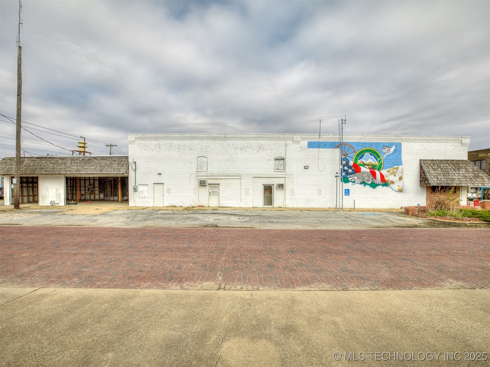 109 S Broadway Avenue Property Photo 48