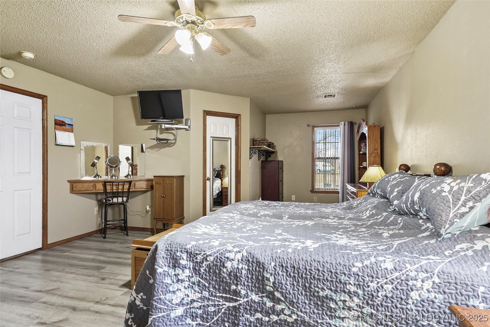 16007 N 137th East Avenue Property Photo 15