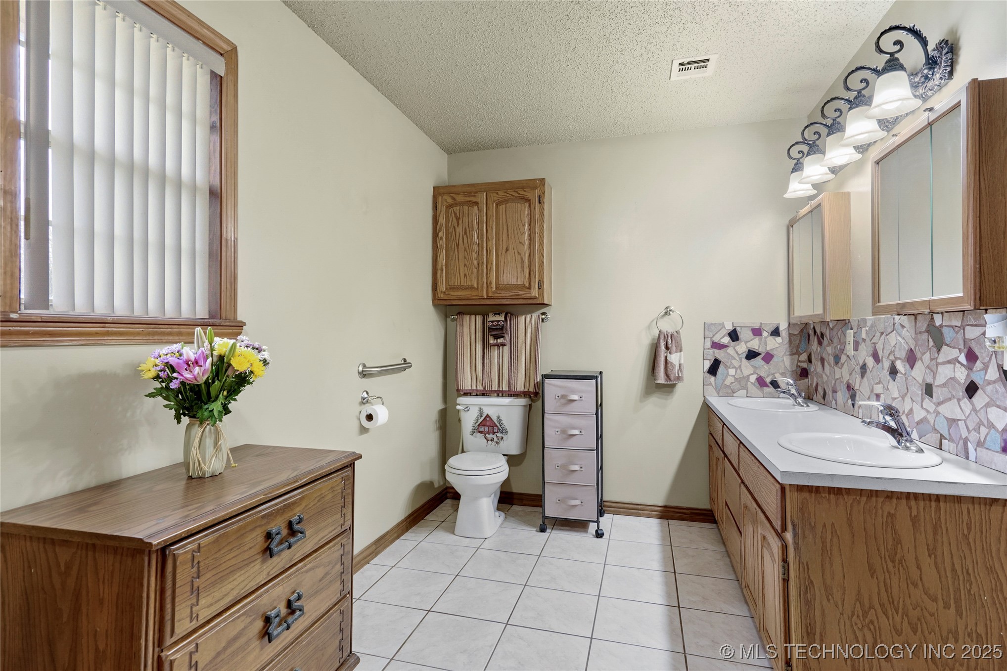 16007 N 137th East Avenue Property Photo 17