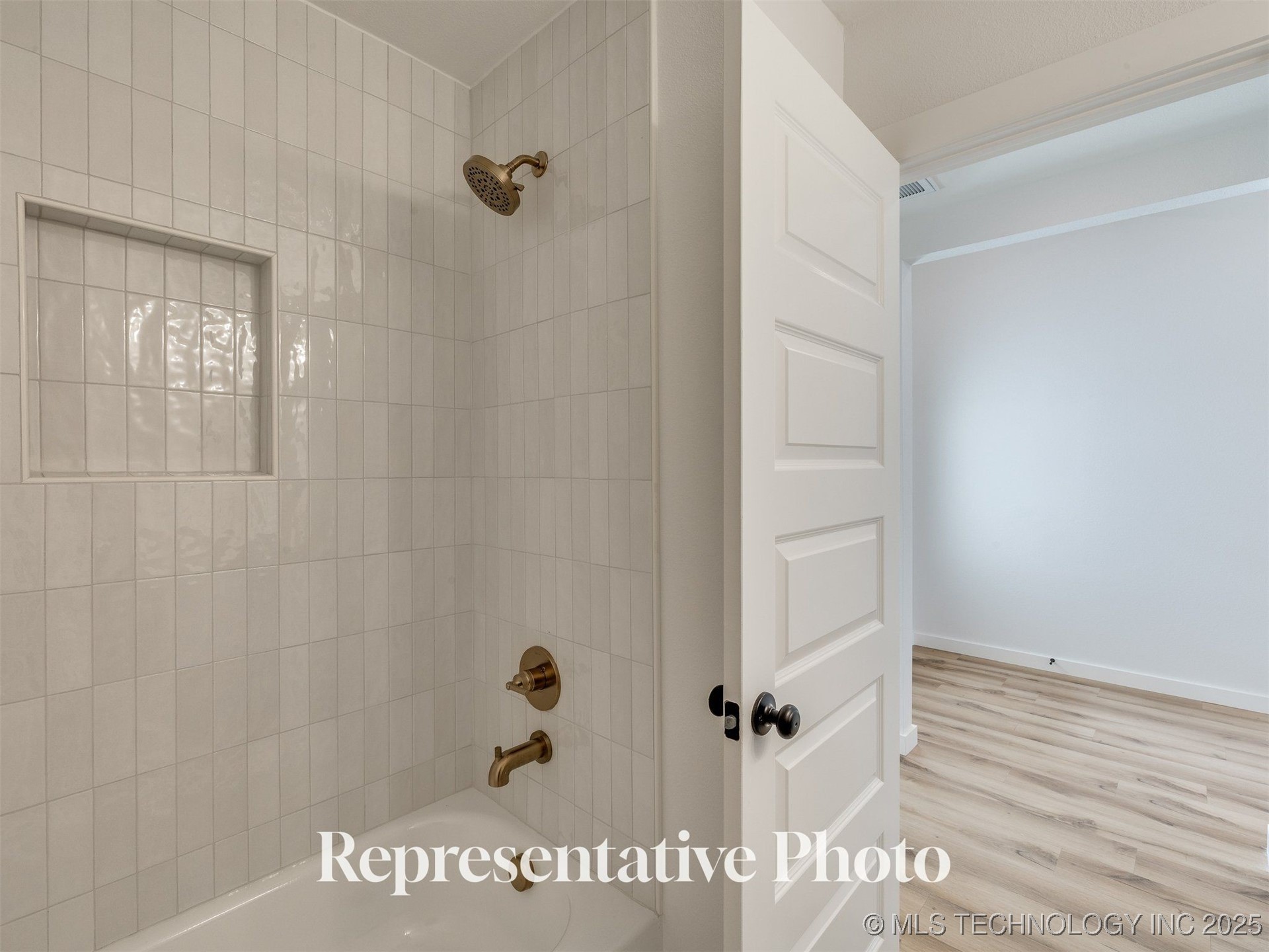 7613 E 89th Street North Property Photo 7